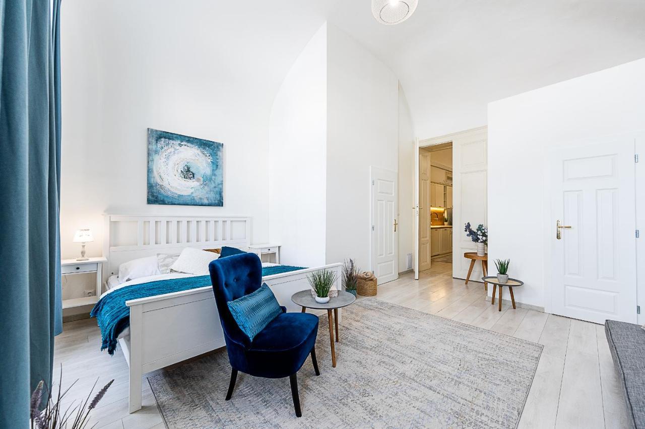 Center Apartment Mlynska Kosice With Private Parking Exterior photo
