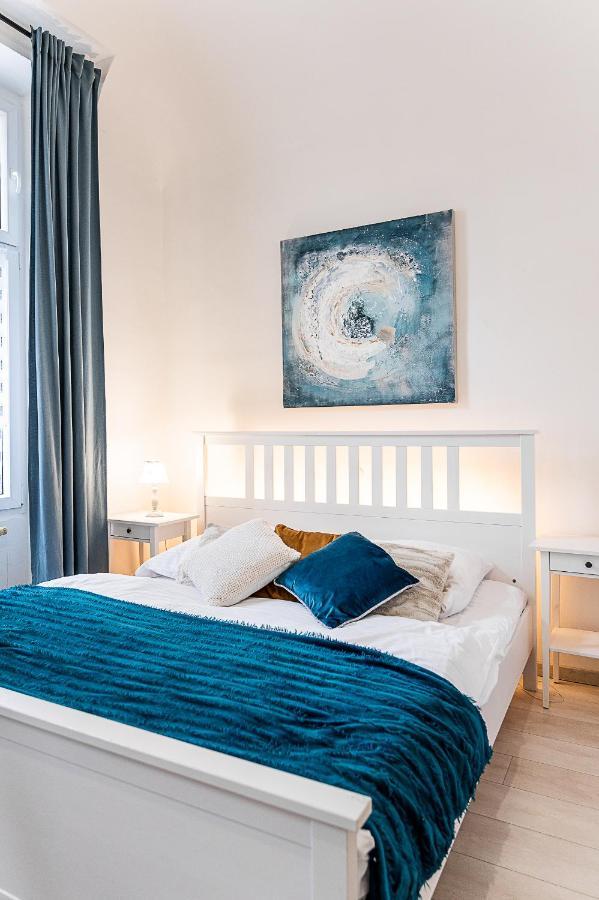Center Apartment Mlynska Kosice With Private Parking Exterior photo